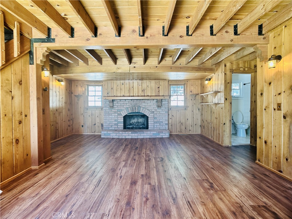 https://media.crmls.org/medias/45d35799-a049-46b9-9fd9-296ea1eef760.jpg?preset=X-Large