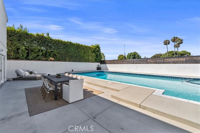 6451 E Shire Way, Long Beach CA: https://media.crmls.org/medias/45d4c8f4-86e9-4428-946d-3c5efd169829.jpg