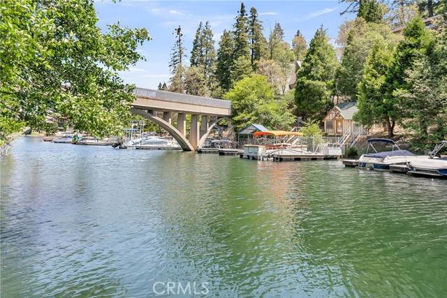 27500 HWY 189, Lake Arrowhead CA: https://media.crmls.org/medias/45d4fd52-6907-4668-b656-60554fdd1f38.jpg