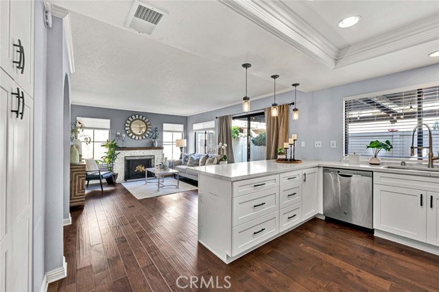 Detail Gallery Image 16 of 50 For 18124 Old Trail Ln, Fountain Valley,  CA 92708 - 3 Beds | 2/1 Baths