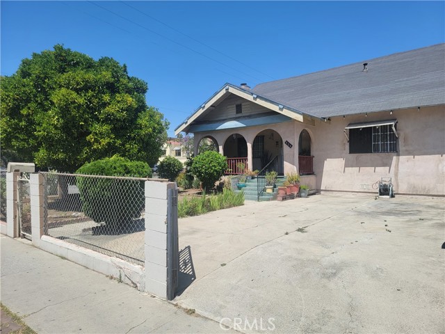 4214 Rosewood Avenue, Los Angeles CA: https://media.crmls.org/medias/45d59573-9b38-4dfa-812b-23ada3cea04e.jpg