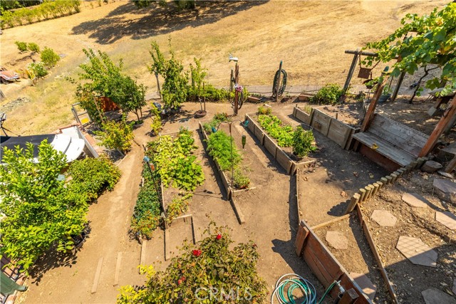 9555 Santa Cruz Road, Atascadero CA: https://media.crmls.org/medias/45d5cbc8-4206-4eed-8254-967c9e951a51.jpg