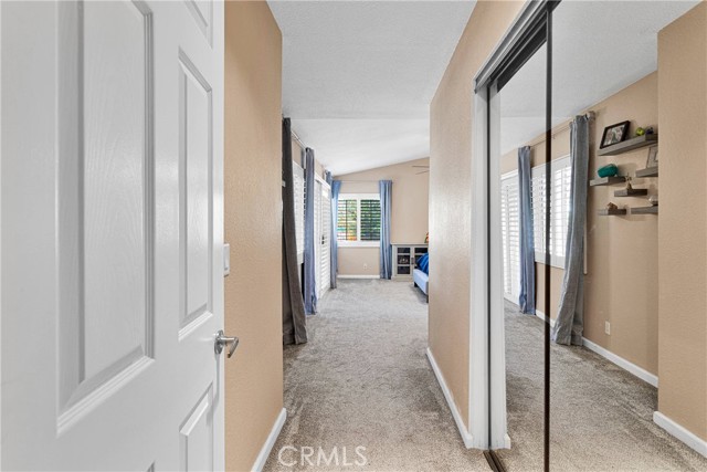 13950 High Falls Trail, Apple Valley CA: https://media.crmls.org/medias/45d64cc2-c50a-439f-9196-fef5e2ed1edc.jpg