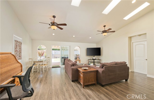 9602 Gierson, Chatsworth CA: https://media.crmls.org/medias/45d68991-199d-4868-90ea-0d45a7200b6e.jpg