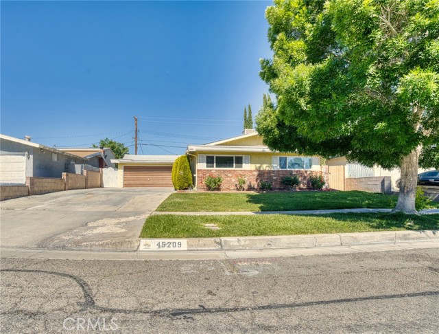 Detail Gallery Image 2 of 24 For 45209 Lorimer Ave, Lancaster,  CA 93534 - 3 Beds | 2 Baths