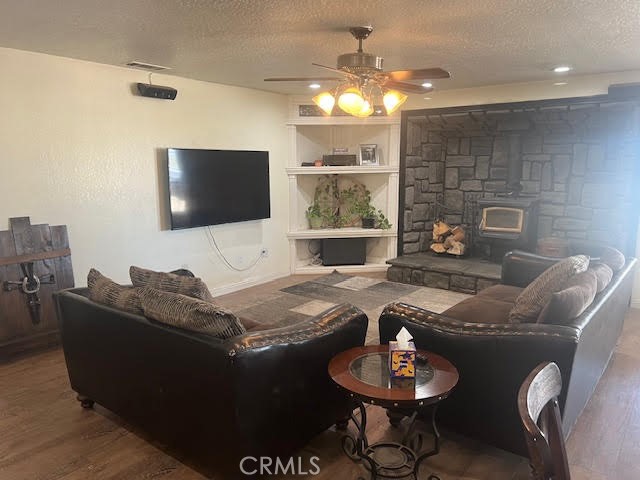 19821 Danielle Way, Apple Valley CA: https://media.crmls.org/medias/45d924e2-aa96-431e-ae0d-172ccf0759da.jpg