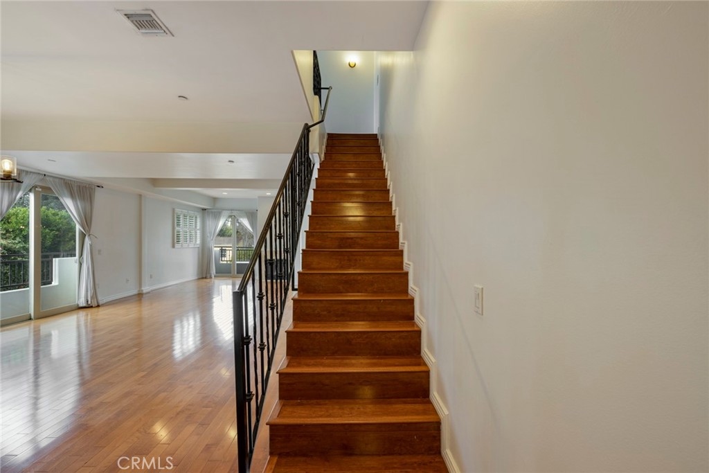 MLS #CV25268413 image #12