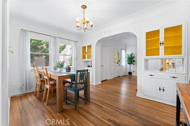 1031 Termino Avenue, Long Beach CA: https://media.crmls.org/medias/45d9c453-1478-4a5c-9589-dd3d8a584e34.jpg