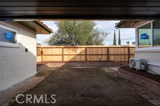 https://media.crmls.org/medias/45da0a91-bd6b-46f9-821a-b04d84e1a21c.jpg?preset=X-Large