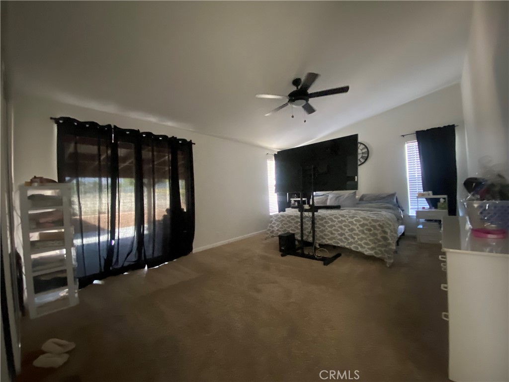 https://media.crmls.org/medias/45daac92-d0db-429d-a9f5-b95a82e4a728.jpg?preset=X-Large