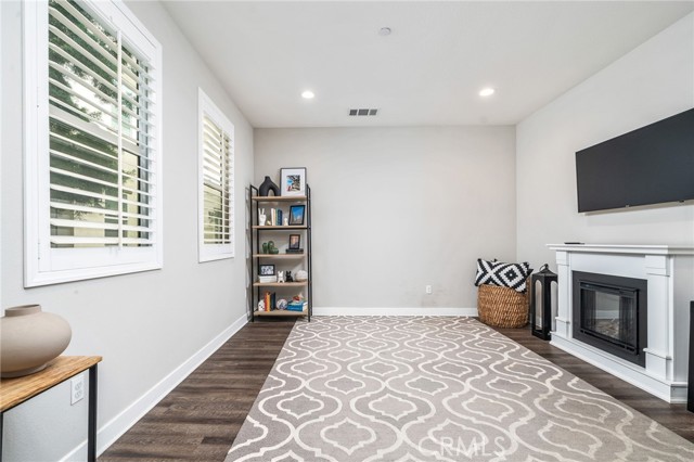 Detail Gallery Image 5 of 34 For 631 W Foothill Bld #24,  Glendora,  CA 91741 - 3 Beds | 2/2 Baths