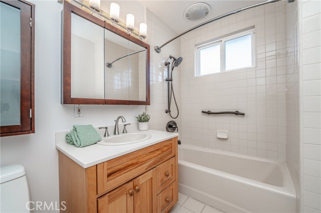 Detail Gallery Image 19 of 21 For 2750 Fanwood Ave, Long Beach,  CA 90815 - 3 Beds | 3 Baths
