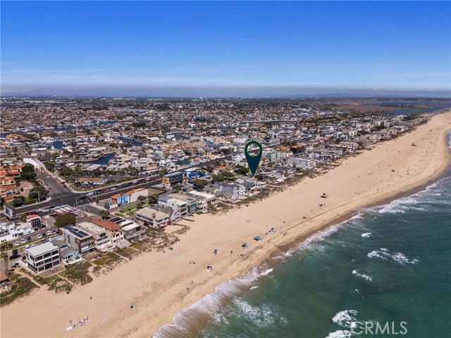 16685 S Pacific Avenue, Sunset Beach CA: https://media.crmls.org/medias/45db5535-72e5-41bd-b959-4462c73bf728.jpg