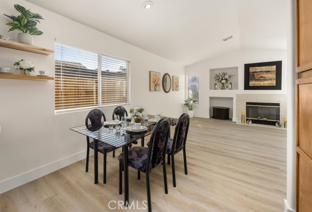 Detail Gallery Image 8 of 27 For 4906 Shadow Stone Dr, Bakersfield,  CA 93313 - 4 Beds | 2 Baths