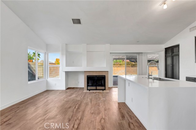 Detail Gallery Image 11 of 44 For 2031 Thomas Dr, Lancaster,  CA 93535 - 5 Beds | 2 Baths