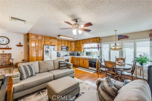 2073 Suede Avenue photo 8