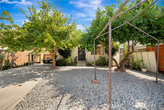 Detail Gallery Image 18 of 18 For 2651 Pirtle St, Los Angeles,  CA 90039 - 3 Beds | 1/1 Baths