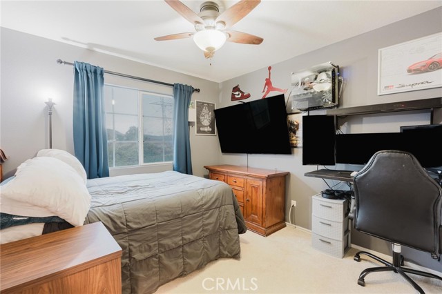 20019 Franks Way, Saugus CA: https://media.crmls.org/medias/45df01ac-f696-40e3-a4cc-b6246e54f377.jpg