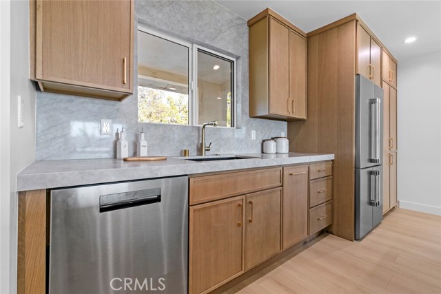 Detail Gallery Image 9 of 49 For 8321 Outland View, Sun Valley,  CA 91352 - 3 Beds | 4 Baths