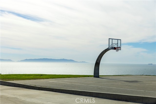 511 S Harbor, San Pedro CA: https://media.crmls.org/medias/45df11b6-3674-4c4d-8331-2957d03f1f25.jpg