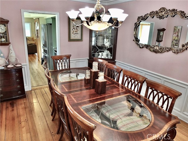 833 Terraine Avenue, Long Beach CA: https://media.crmls.org/medias/45df57e5-2c5a-41a2-b246-f9ad26f79779.jpg