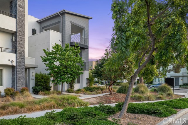118 Modjeska, Irvine CA: https://media.crmls.org/medias/45dfc361-4750-4215-8ab3-494c136dc506.jpg