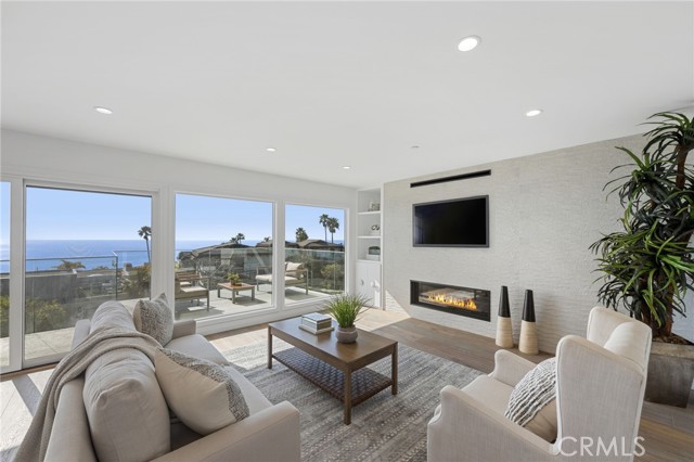 Detail Gallery Image 15 of 42 For 723 Balboa Ave, Laguna Beach,  CA 92651 - 4 Beds | 4 Baths