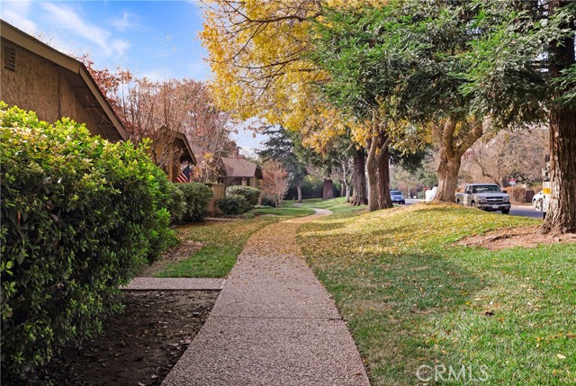 Detail Gallery Image 4 of 56 For 512 Wilshire Ct Ct, Chico,  CA 95973 - 2 Beds | 2 Baths