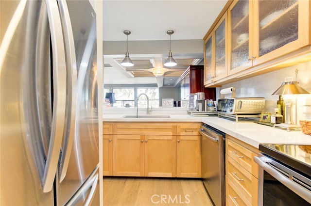 Detail Gallery Image 15 of 45 For 5201 Marina Pacifica S, Long Beach,  CA 90803 - 2 Beds | 2/1 Baths