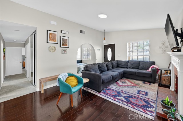 Detail Gallery Image 7 of 35 For 25784 Covala Ct, Valencia,  CA 91355 - 2 Beds | 2 Baths