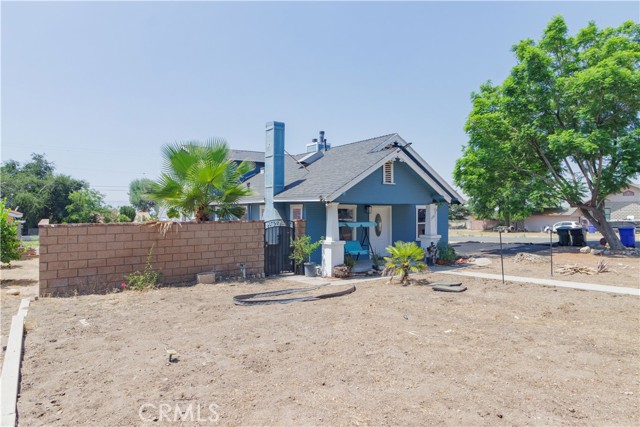 Detail Gallery Image 3 of 45 For 27981 Atlantic Ave, Highland,  CA 92346 - 3 Beds | 2 Baths