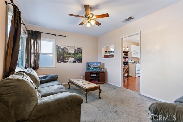 Detail Gallery Image 6 of 33 For 4686 Dewey Ave, Riverside,  CA 92506 - 2 Beds | 1 Baths