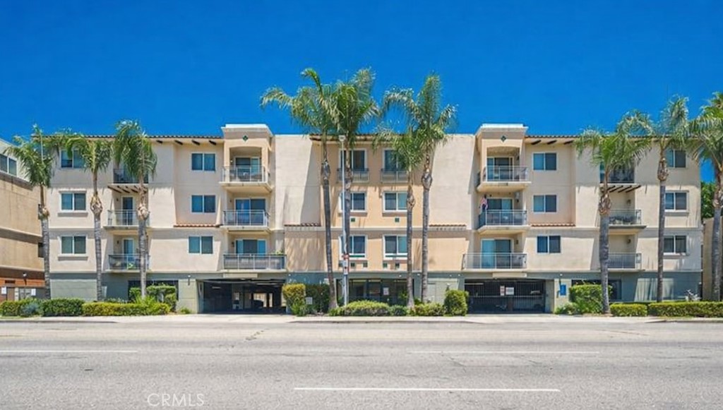 13941 Sherman Way #205