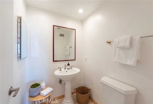 Detail Gallery Image 28 of 43 For 7250 Franklin Ave #912,  Los Angeles,  CA 90046 - 2 Beds | 1/1 Baths