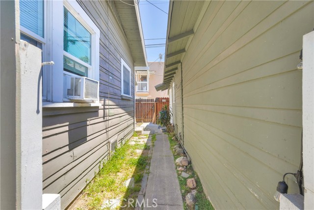776 Stanley Avenue, Long Beach CA: https://media.crmls.org/medias/45e1fe56-eadf-482d-8b3f-aa3580b7bd2e.jpg