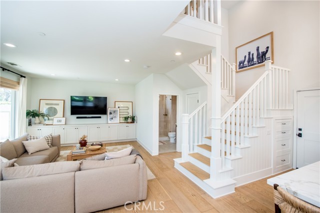 2065 Thurin Street, Costa Mesa CA: https://media.crmls.org/medias/45e239e2-b248-4bb7-8a1b-21c117f7061d.jpg