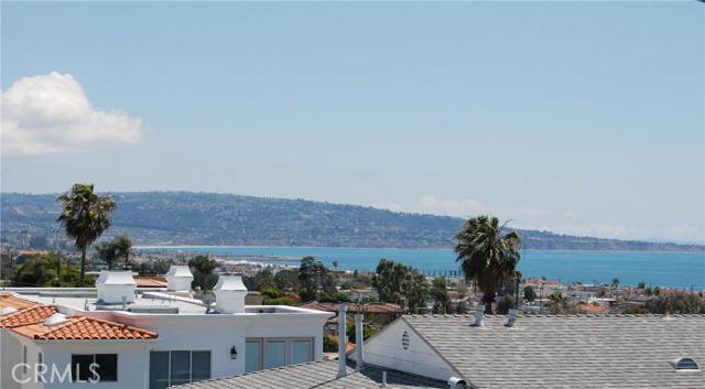 716 12th Street, Manhattan Beach, California 90266, 6 Bedrooms Bedrooms, ,2 BathroomsBathrooms,Residential,Sold,12th,SB17009420