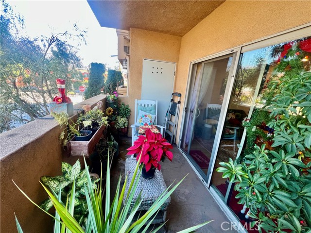 Detail Gallery Image 15 of 15 For 1515 Grismer Ave #102,  Burbank,  CA 91504 - 2 Beds | 2 Baths