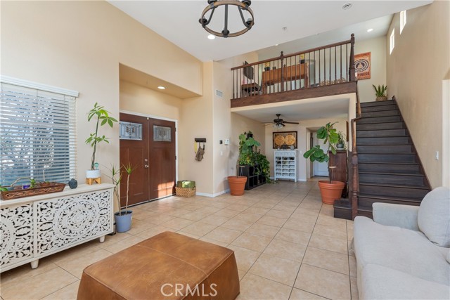 Detail Gallery Image 5 of 17 For 1535 W Persimmon, Rialto,  CA 92377 - 5 Beds | 3 Baths