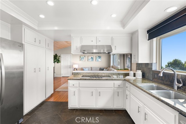 19 Coraltree Lane, Rolling Hills Estates CA: https://media.crmls.org/medias/45e47277-ba53-4d1f-83cf-95b142f90acc.jpg