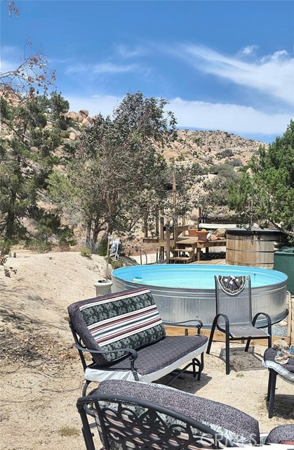 56564 Nelson Avenue, Yucca Valley CA: https://media.crmls.org/medias/45e4c50e-51c7-4e60-932a-bd77e8ce5cdc.jpg