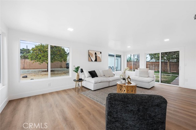 4193 Datcho Drive, San Diego CA: https://media.crmls.org/medias/45e4c622-b60a-4830-aab8-f871609342cf.jpg