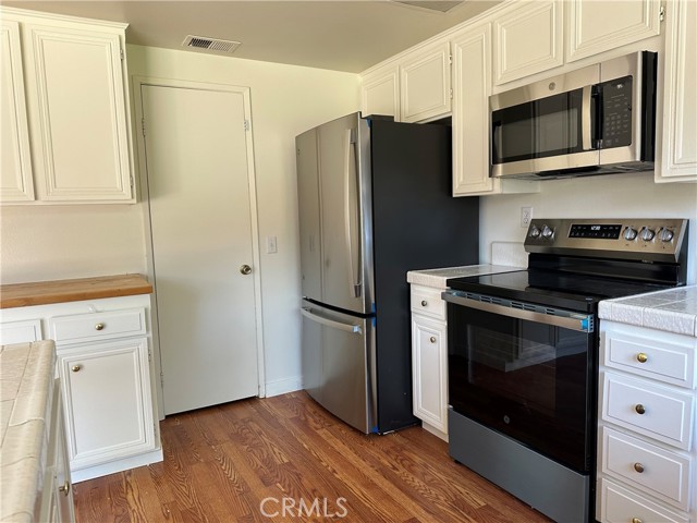 Detail Gallery Image 11 of 31 For 28825 Barragan St, Agoura Hills,  CA 91301 - 4 Beds | 2/1 Baths