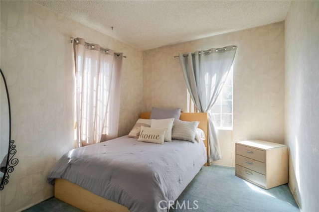 Image 14 of 38 For 4040 Lynd Avenue