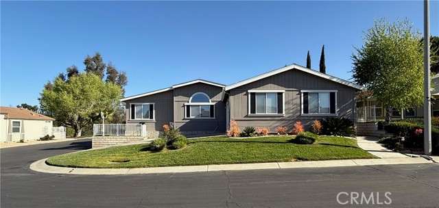 10961 Desert Lawn Drive, Calimesa CA: https://media.crmls.org/medias/45e62644-fd93-47f0-a2f7-c2cad63f4537.jpg
