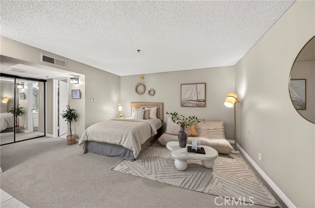 Front Image Thumbnail for CRDW26227792