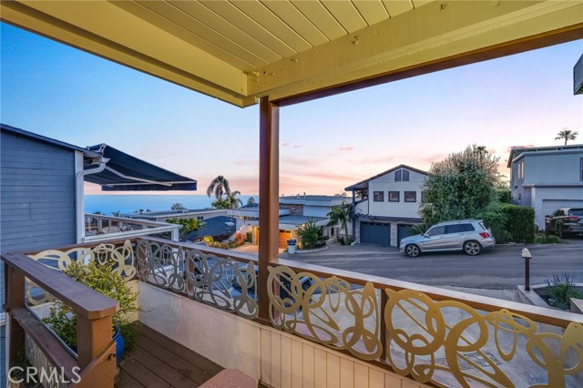 Detail Gallery Image 10 of 33 For 1080 Noria St, Laguna Beach,  CA 92651 - 3 Beds | 2 Baths