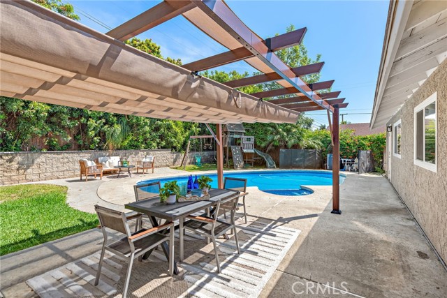 Detail Gallery Image 4 of 26 For 23076 Dune Mear Rd, Lake Forest,  CA 92630 - 4 Beds | 2 Baths