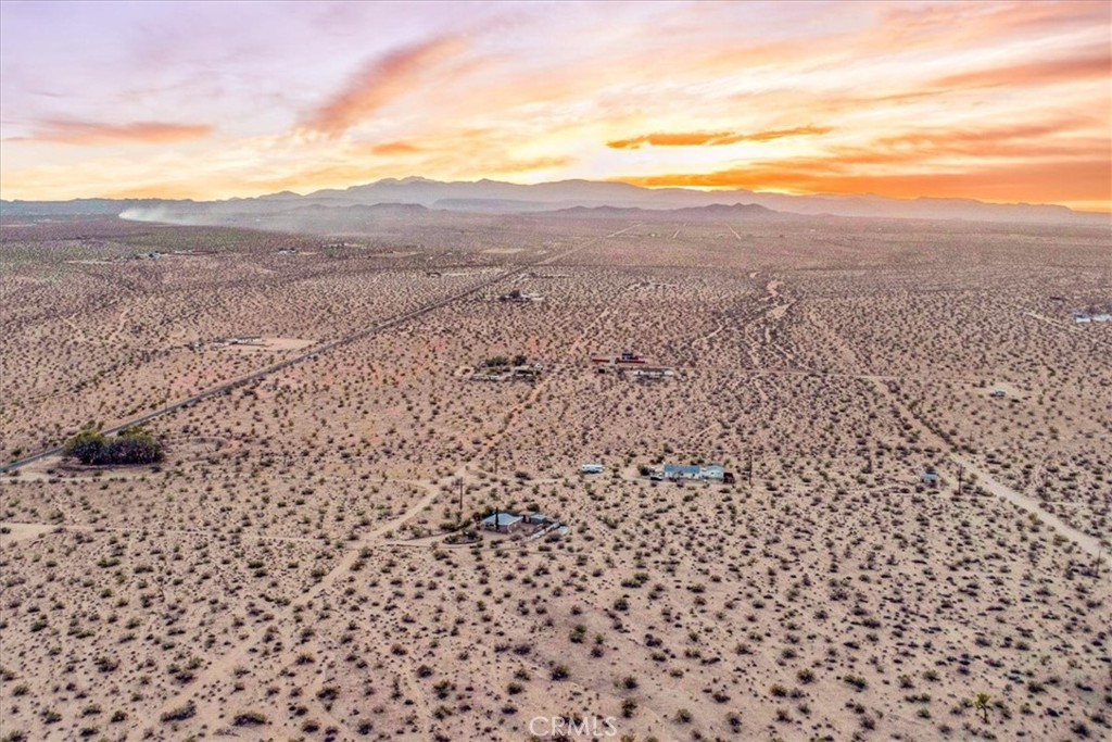https://media.crmls.org/medias/45e920b0-4ca7-4282-b0f8-9db8c084f071.jpg?preset=X-Large