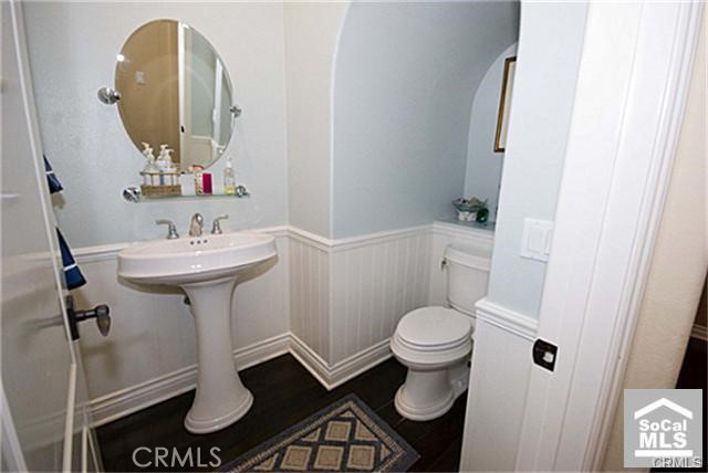 37 Twiggs, Irvine CA: https://media.crmls.org/medias/45e92b34-c16a-465c-a09a-5bf938a6f2f9.jpg